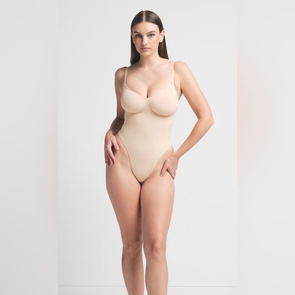 SKIMS Seamless Sculpt Thong Bodysuit Size Large - Picture 1 of 7